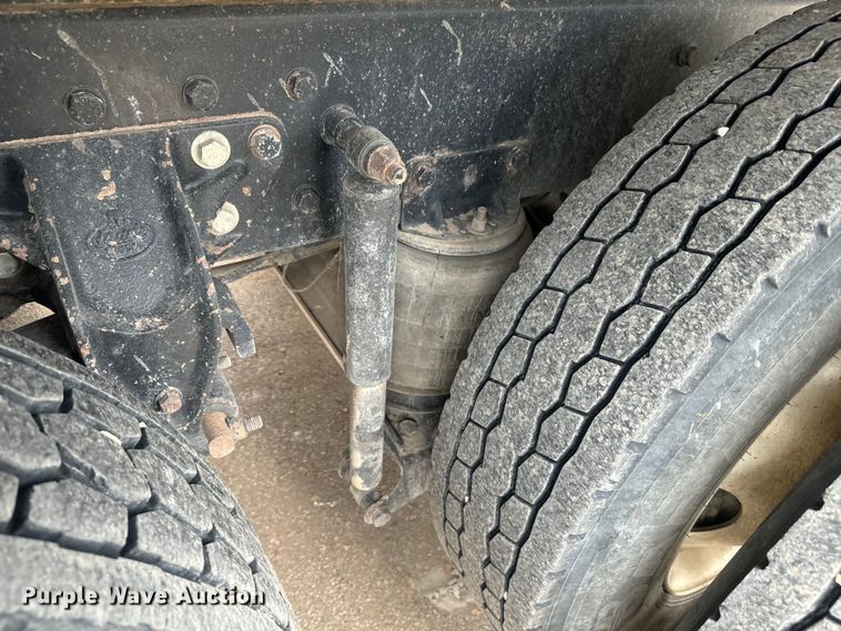 image for item DU3005 2004 Mack CX613 dump truck