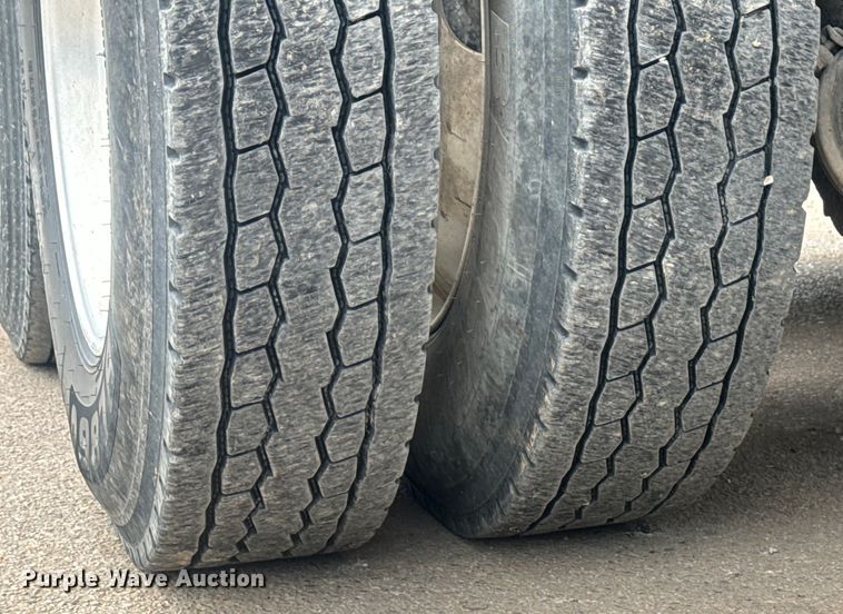 image for item DU3005 2004 Mack CX613 dump truck