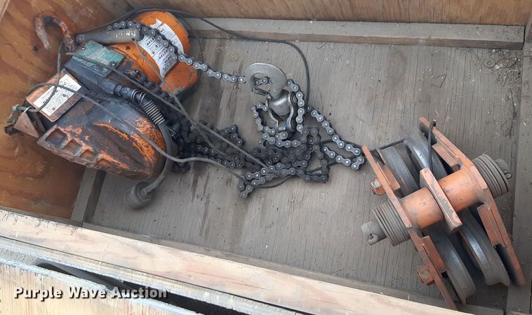 image for item DV9974 Yale MR451MBGN hoist