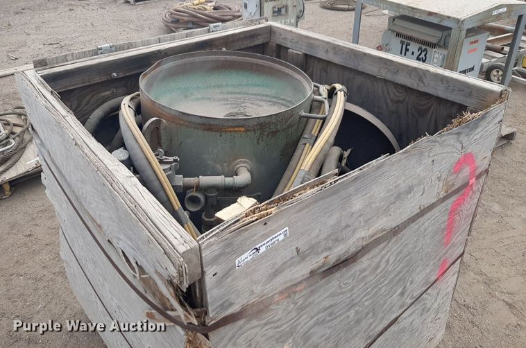 image for item DV9978 1983 Clemco blasting pot