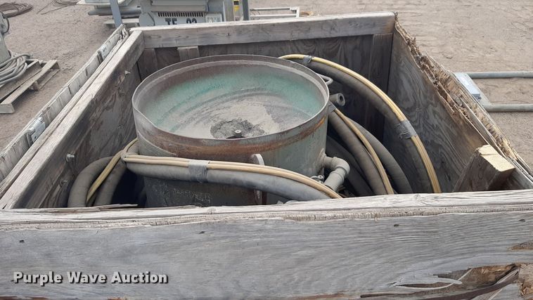 image for item DV9978 1983 Clemco blasting pot