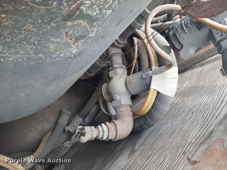 image for item DV9978 1983 Clemco blasting pot