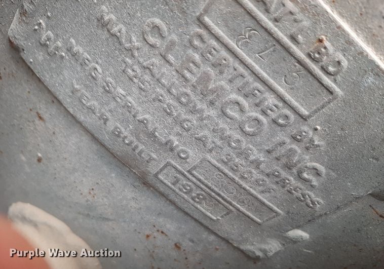 image for item DV9978 1983 Clemco blasting pot