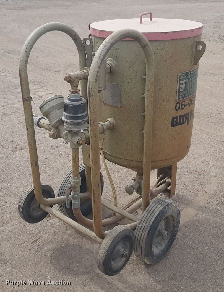 image for item DV9984 2007 Clemco 2024 sandblasting pot