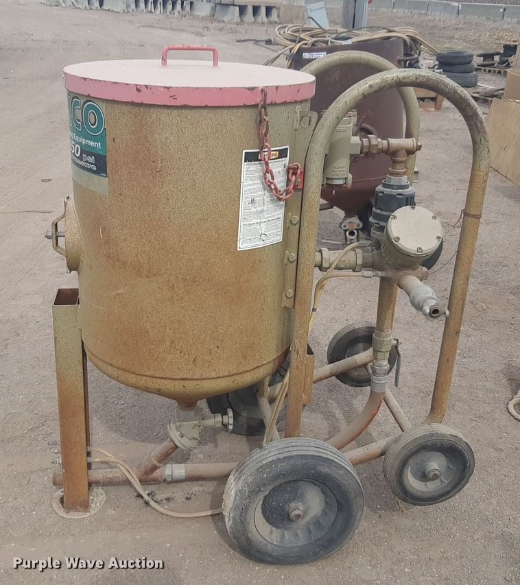 2007 Clemco 2024 sandblasting pot in Wichita, KS Item DV9984 for sale