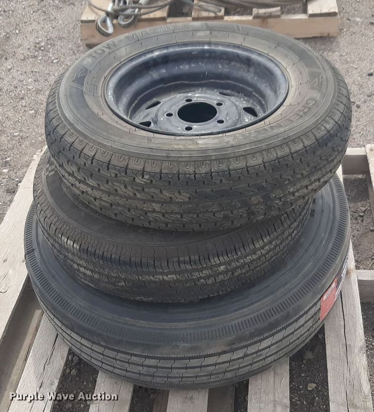 image for item DV9994 (3) tires