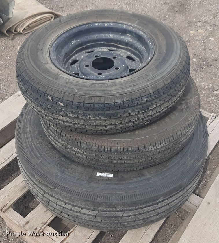 image for item DV9994 (3) tires
