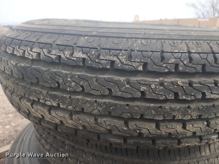 image for item DV9994 (3) tires