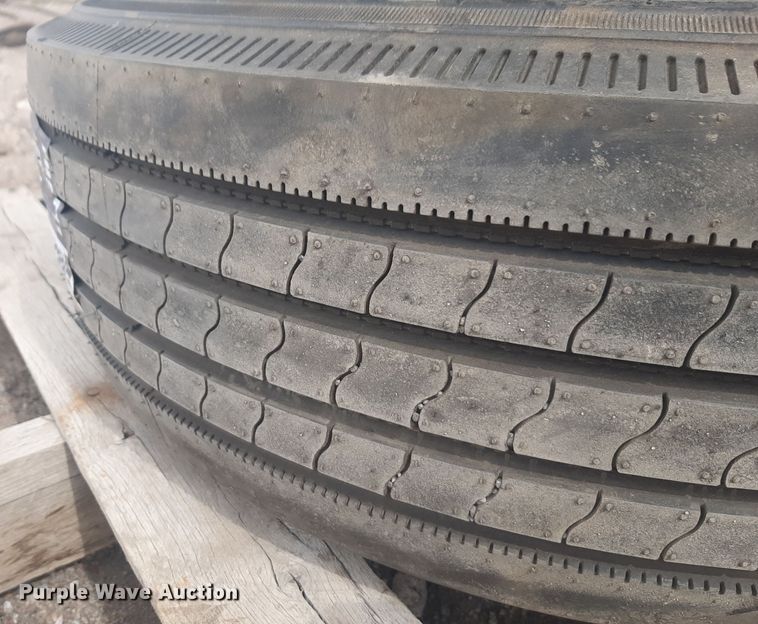 image for item DV9994 (3) tires