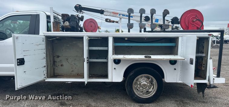 image for item EG1430 2017 Ford F550 Super Duty utility / service truck