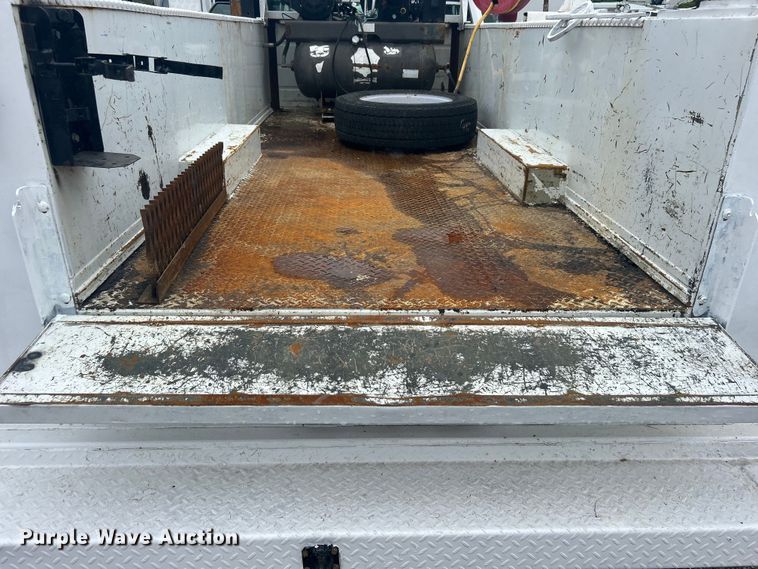 image for item EG1430 2017 Ford F550 Super Duty utility / service truck