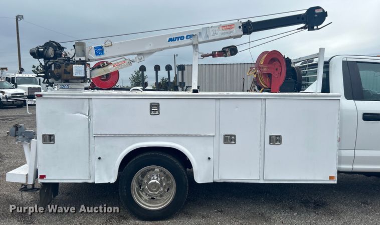 image for item EG1430 2017 Ford F550 Super Duty utility / service truck