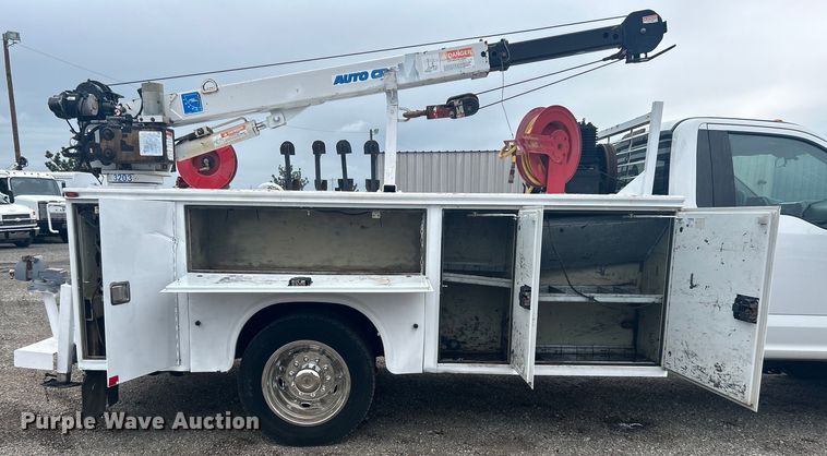 image for item EG1430 2017 Ford F550 Super Duty utility / service truck