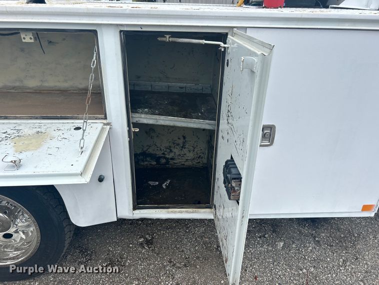 image for item EG1430 2017 Ford F550 Super Duty utility / service truck