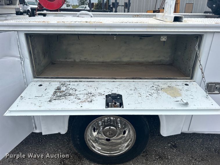 image for item EG1430 2017 Ford F550 Super Duty utility / service truck