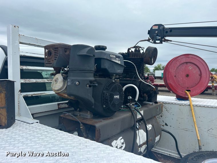 image for item EG1430 2017 Ford F550 Super Duty utility / service truck