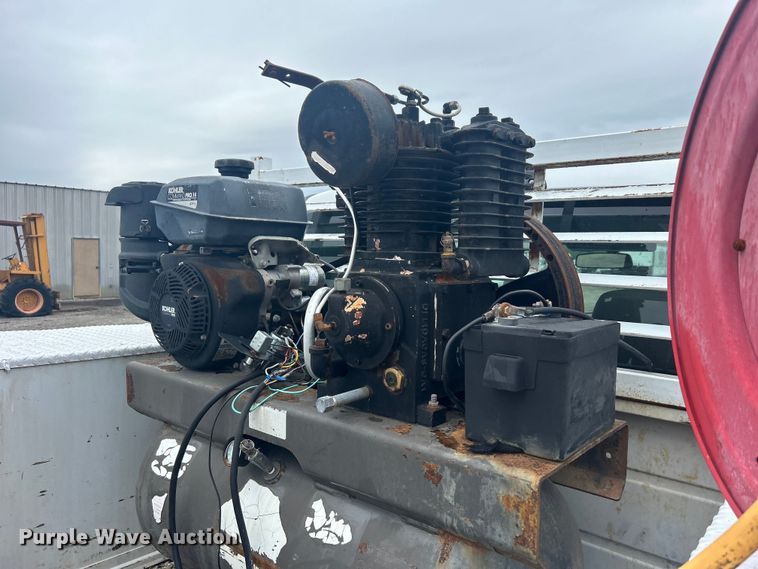 image for item EG1430 2017 Ford F550 Super Duty utility / service truck