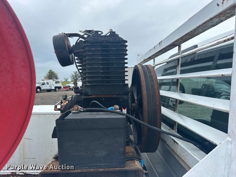 image for item EG1430 2017 Ford F550 Super Duty utility / service truck