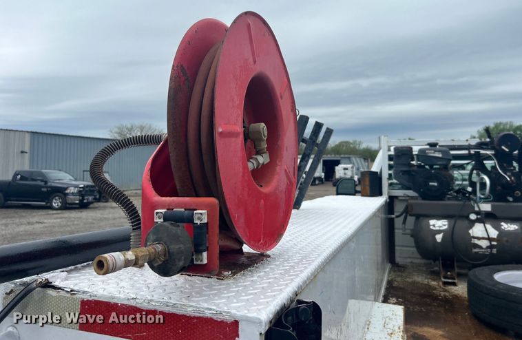 image for item EG1430 2017 Ford F550 Super Duty utility / service truck