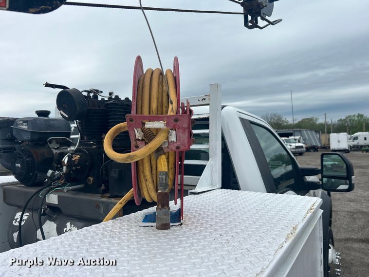 image for item EG1430 2017 Ford F550 Super Duty utility / service truck