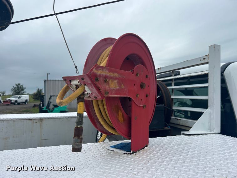 image for item EG1430 2017 Ford F550 Super Duty utility / service truck