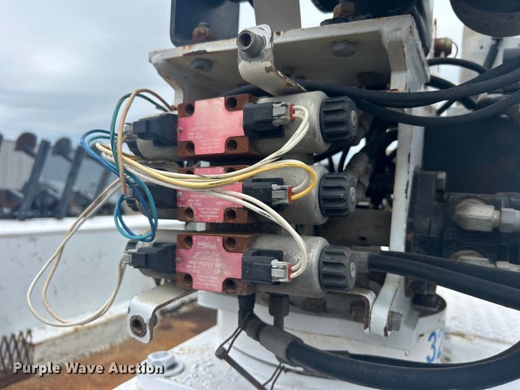 image for item EG1430 2017 Ford F550 Super Duty utility / service truck