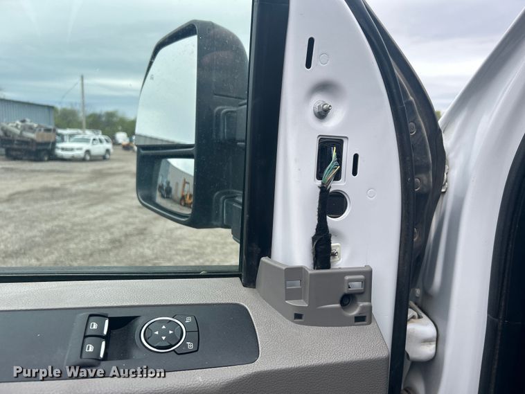 image for item EG1430 2017 Ford F550 Super Duty utility / service truck