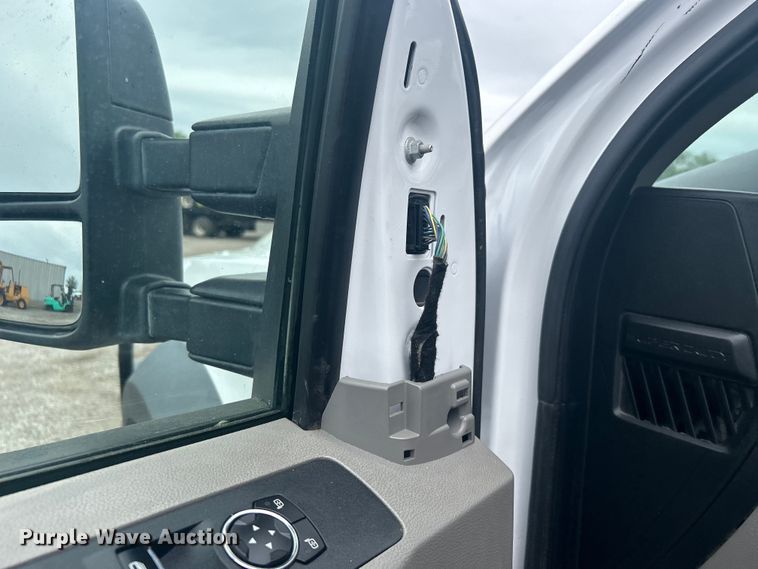 image for item EG1430 2017 Ford F550 Super Duty utility / service truck