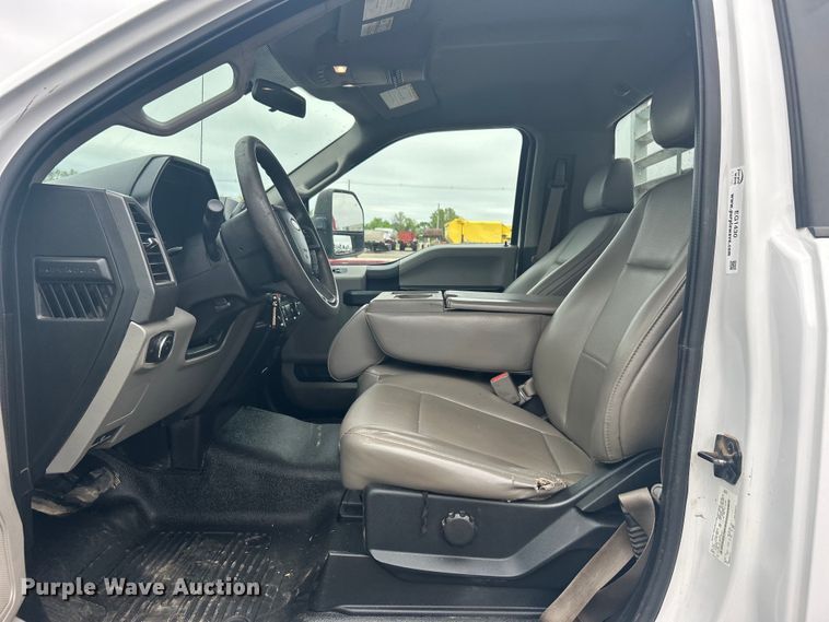 image for item EG1430 2017 Ford F550 Super Duty utility / service truck