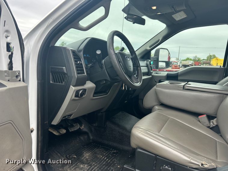 image for item EG1430 2017 Ford F550 Super Duty utility / service truck