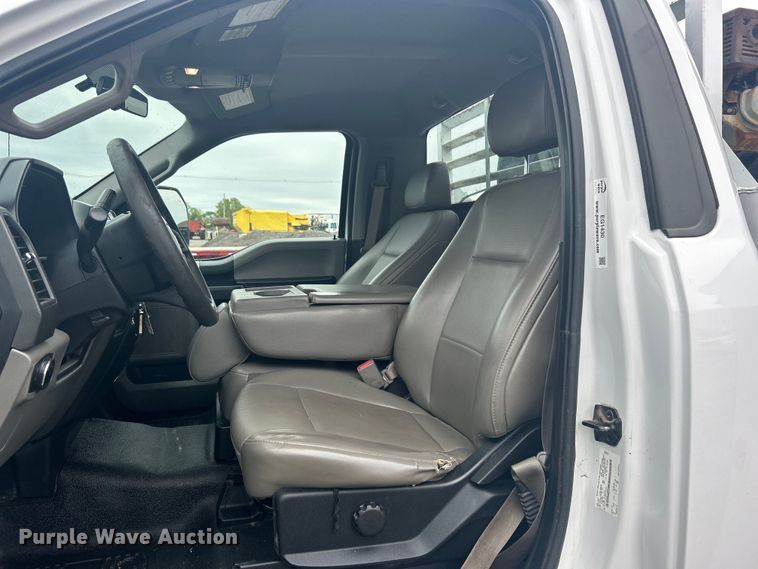 image for item EG1430 2017 Ford F550 Super Duty utility / service truck