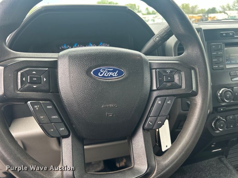 image for item EG1430 2017 Ford F550 Super Duty utility / service truck