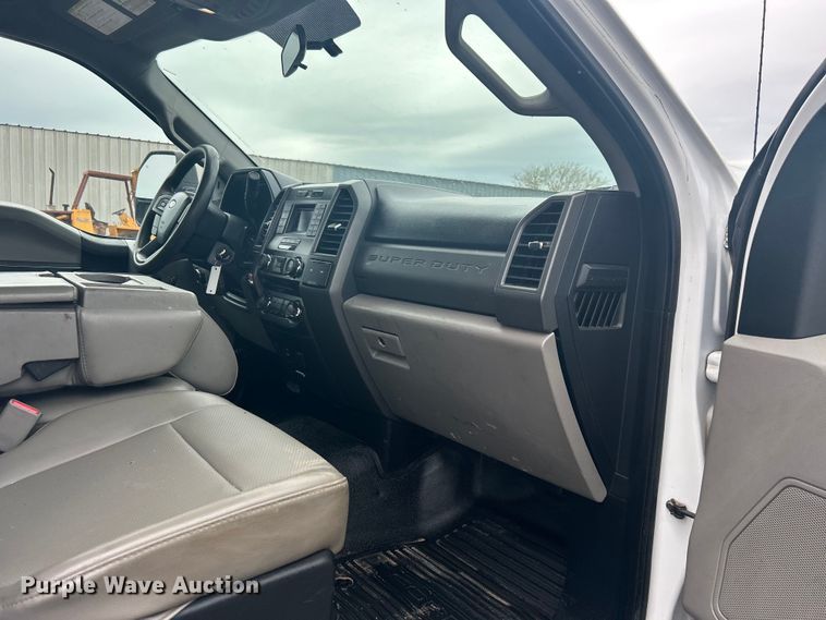 image for item EG1430 2017 Ford F550 Super Duty utility / service truck