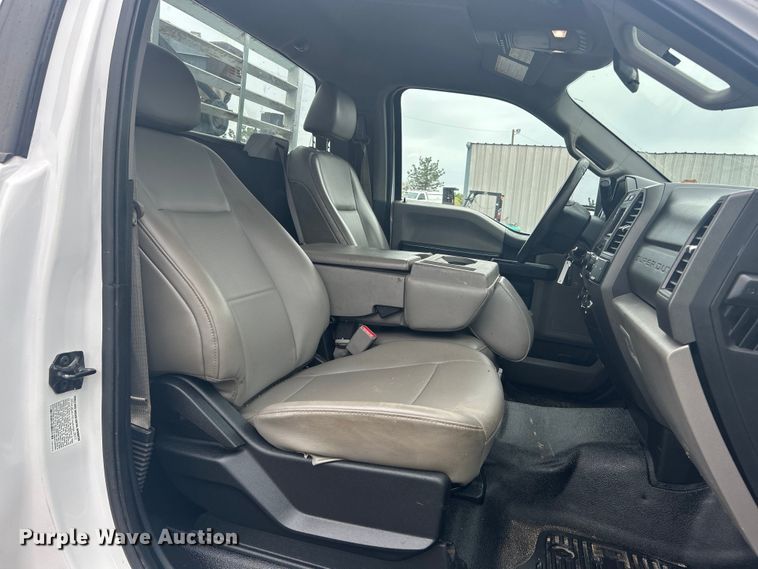 image for item EG1430 2017 Ford F550 Super Duty utility / service truck