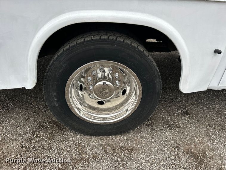 image for item EG1430 2017 Ford F550 Super Duty utility / service truck