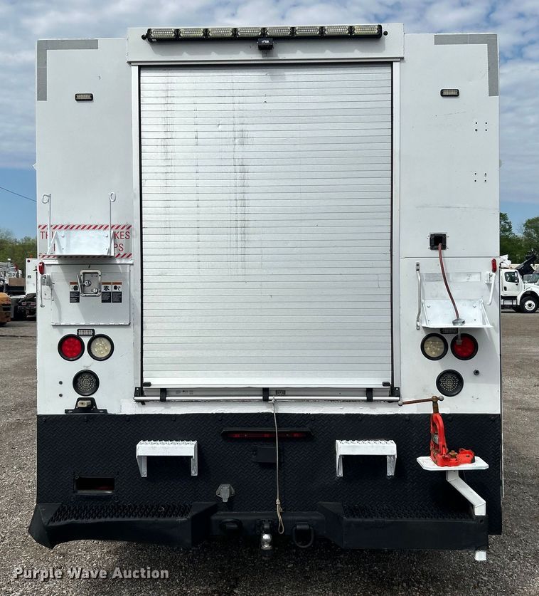 image for item EG1446 2013 Ford F650 Super Duty utility / service truck