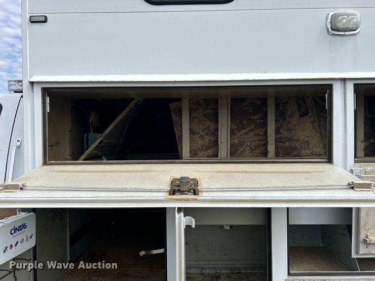 image for item EG1446 2013 Ford F650 Super Duty utility / service truck