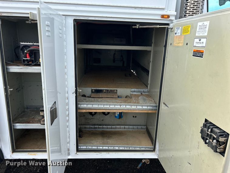 image for item EG1446 2013 Ford F650 Super Duty utility / service truck