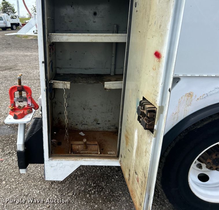 image for item EG1446 2013 Ford F650 Super Duty utility / service truck