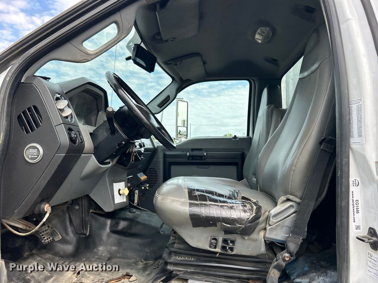 image for item EG1446 2013 Ford F650 Super Duty utility / service truck