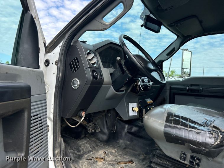 image for item EG1446 2013 Ford F650 Super Duty utility / service truck