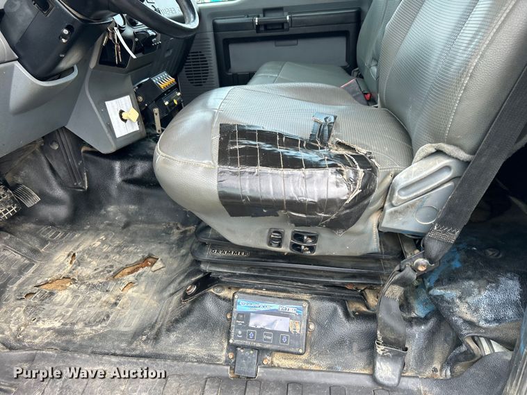 image for item EG1446 2013 Ford F650 Super Duty utility / service truck