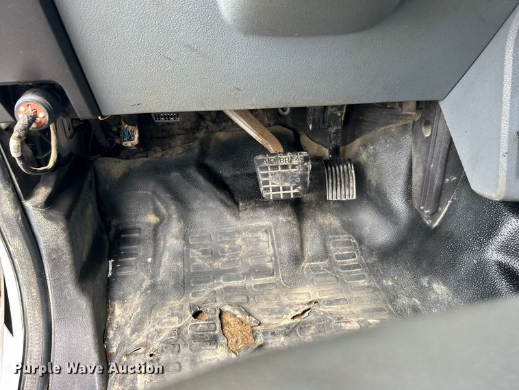 image for item EG1446 2013 Ford F650 Super Duty utility / service truck