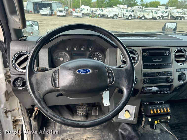 image for item EG1446 2013 Ford F650 Super Duty utility / service truck