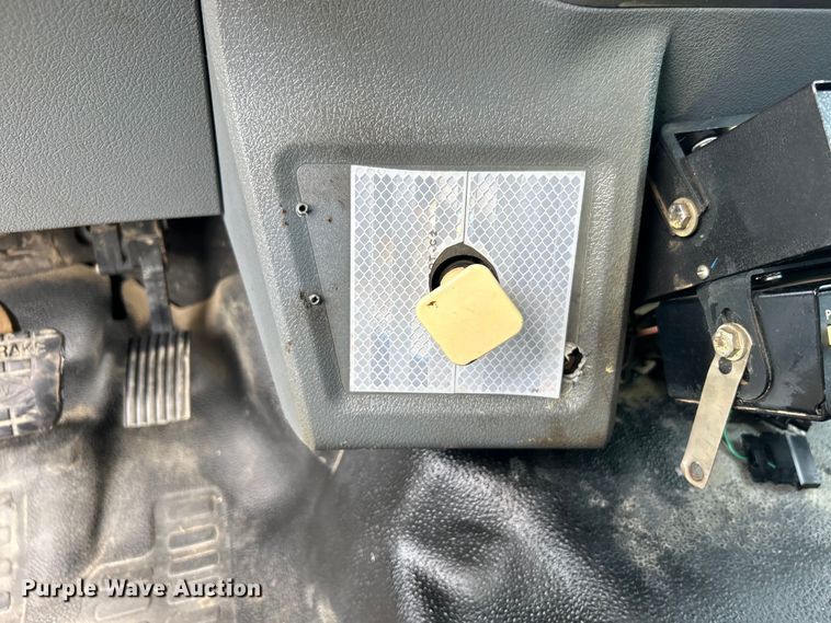 image for item EG1446 2013 Ford F650 Super Duty utility / service truck