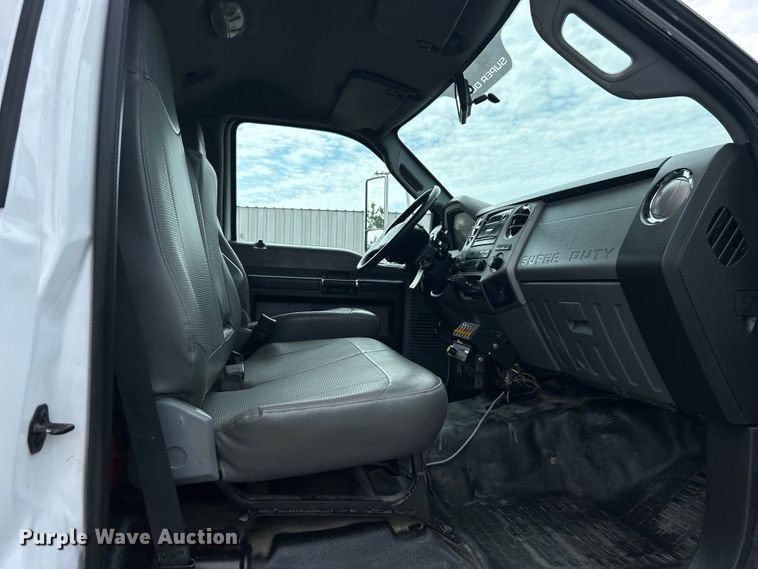 image for item EG1446 2013 Ford F650 Super Duty utility / service truck