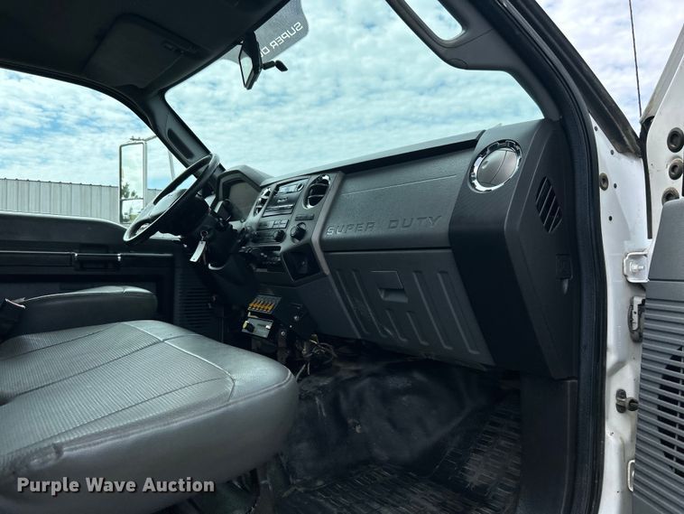 image for item EG1446 2013 Ford F650 Super Duty utility / service truck