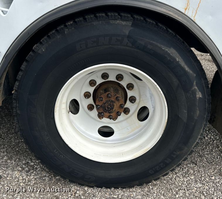 image for item EG1446 2013 Ford F650 Super Duty utility / service truck