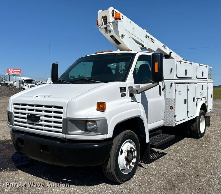 image for item EG1454 2006 Chevrolet  C4500 bucket truck