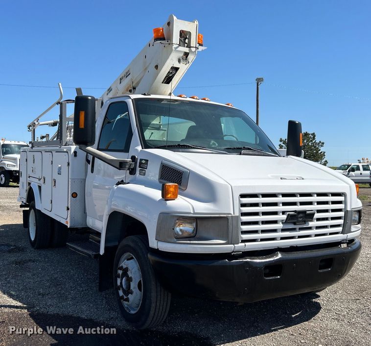 image for item EG1454 2006 Chevrolet  C4500 bucket truck